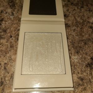 Kylie cosmetics hylighter